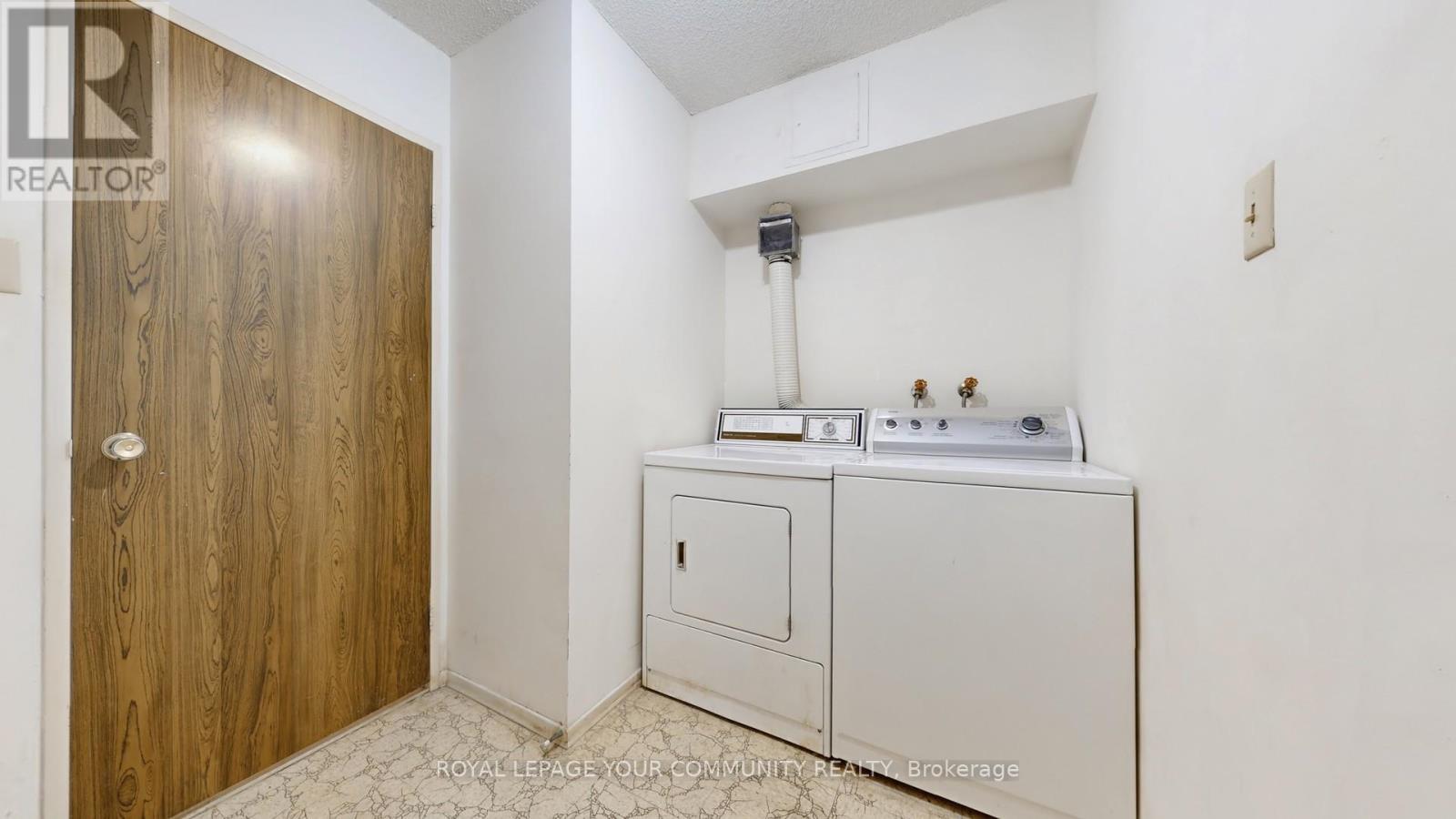












1212 - 2050 BRIDLETOWNE CIRCLE

,
Toronto,




Ontario
M1W2V5

