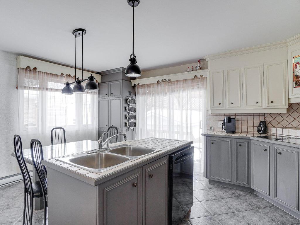 









162


Rue du Sacré-Coeur

,
Charlemagne,




QC
J5Z1X3

