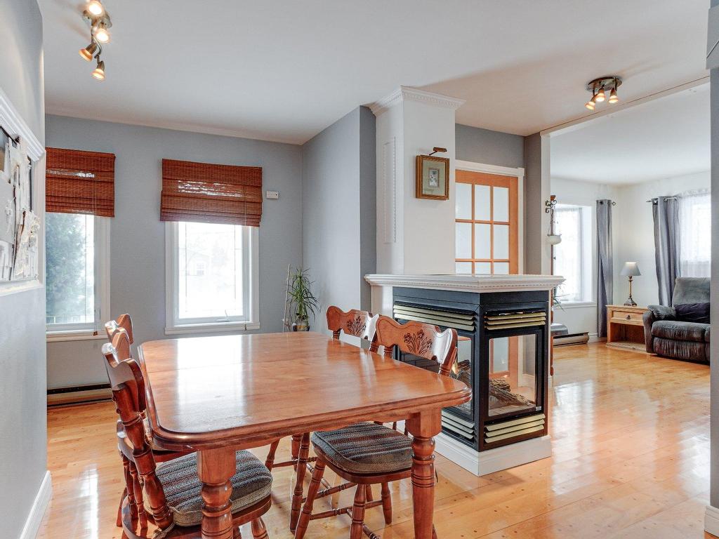 









162


Rue du Sacré-Coeur

,
Charlemagne,




QC
J5Z1X3

