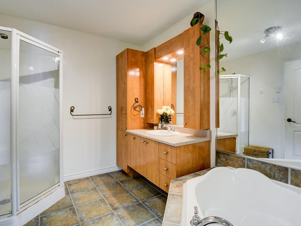 









6535


Boul. Chevrier

, 401,
Brossard,




QC
J4Z3T9

