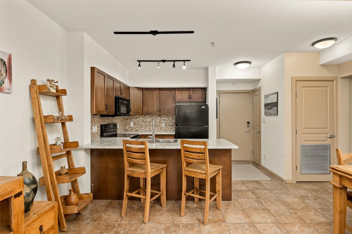 









654


Cook

Road, 627,
Kelowna,




BC
V1W 3G7

