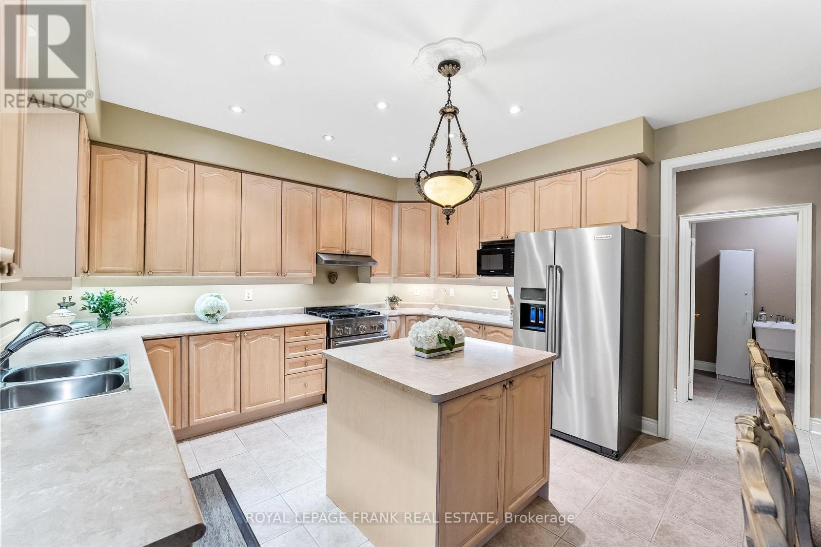 












125 SECOND AVENUE

,
Uxbridge,




Ontario
L9P2A2

