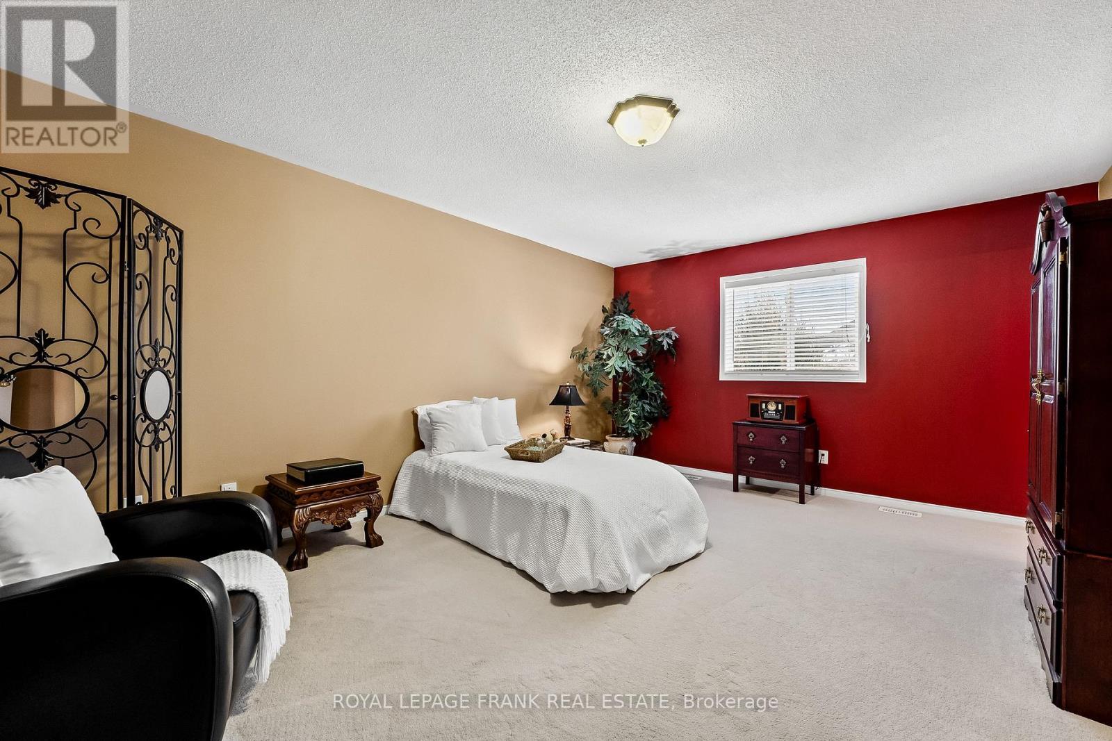 












125 SECOND AVENUE

,
Uxbridge,




Ontario
L9P2A2

