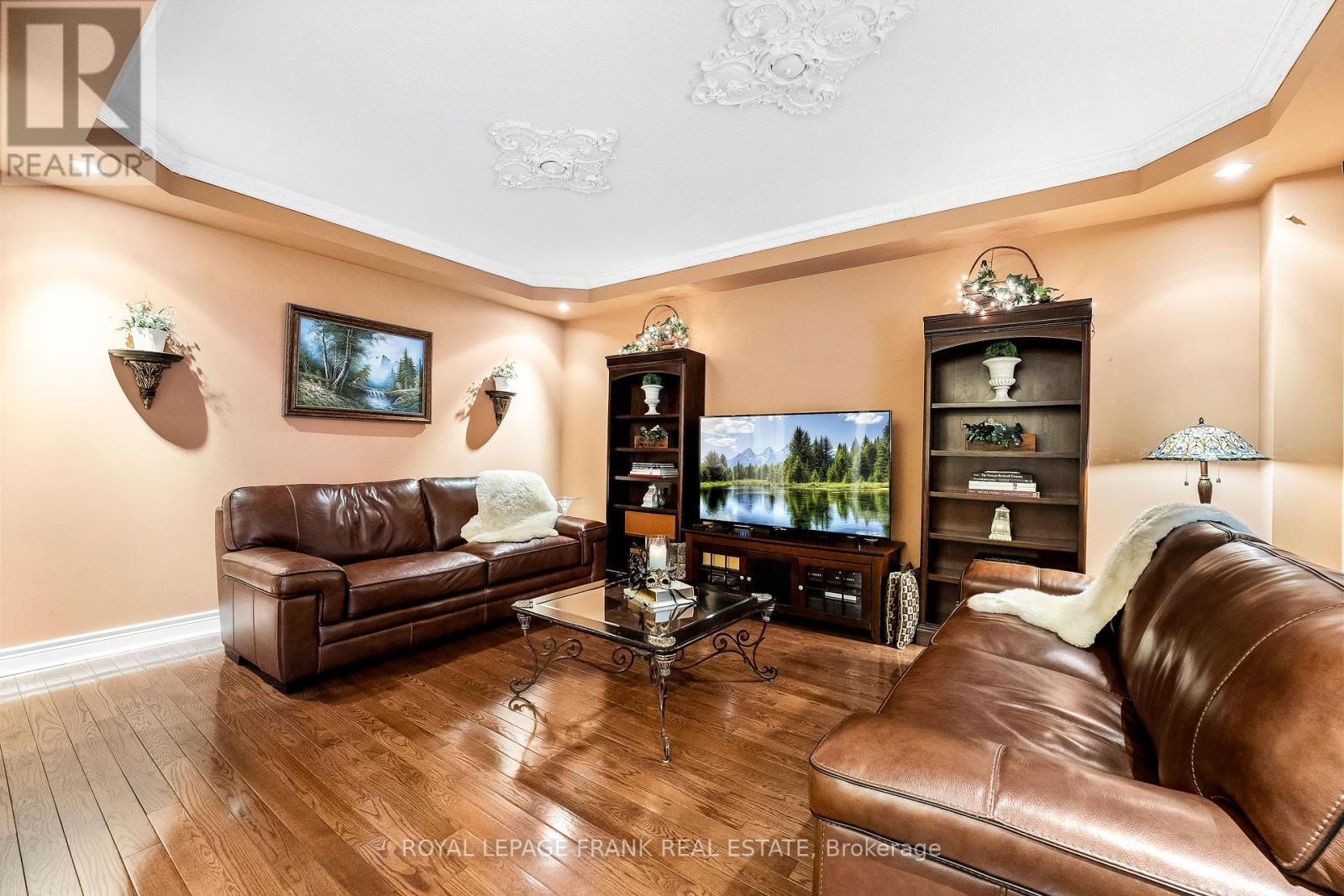 












125 SECOND AVENUE

,
Uxbridge,




Ontario
L9P2A2

