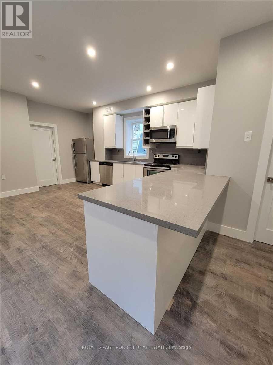 












1 - 333 SILVERTHORN AVENUE

,
Toronto,




Ontario
M6N3K5

