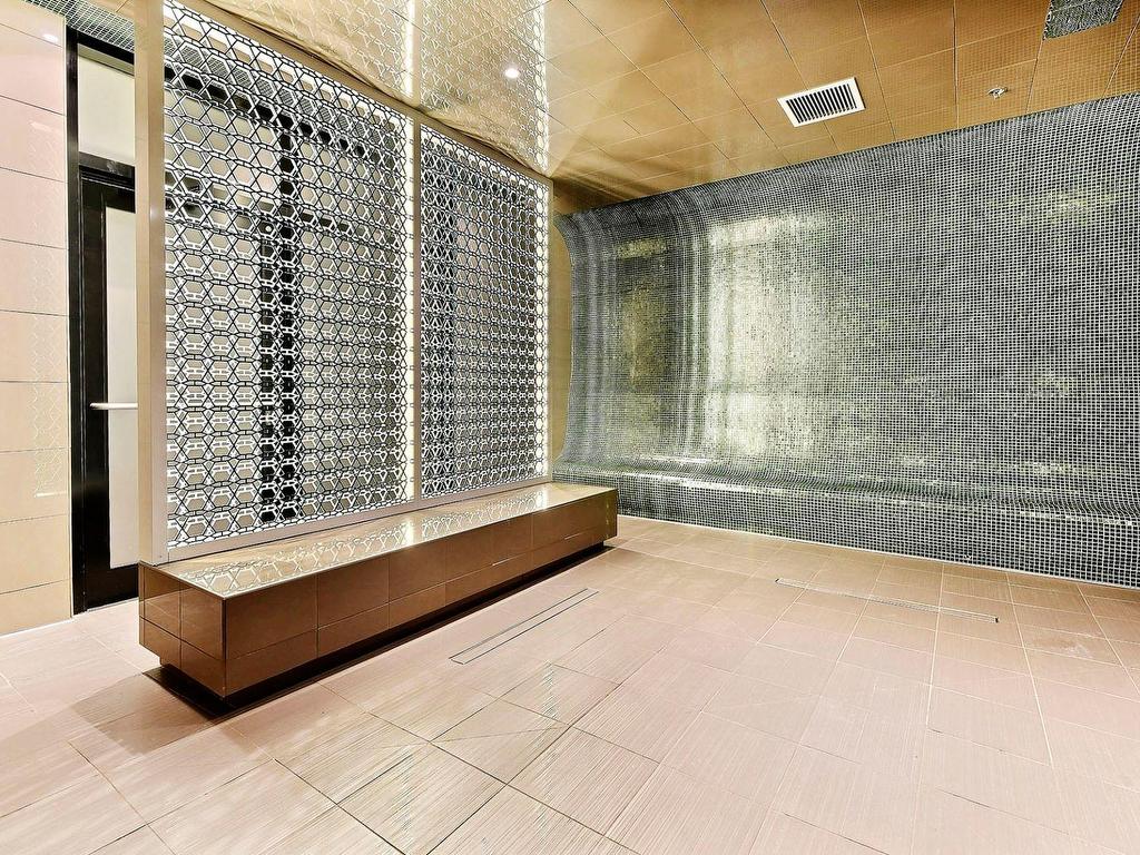 









1288


Av. des Canadiens-de-Montréal

, 2705,
Montréal (Ville-Marie),




QC
H3B3B3

