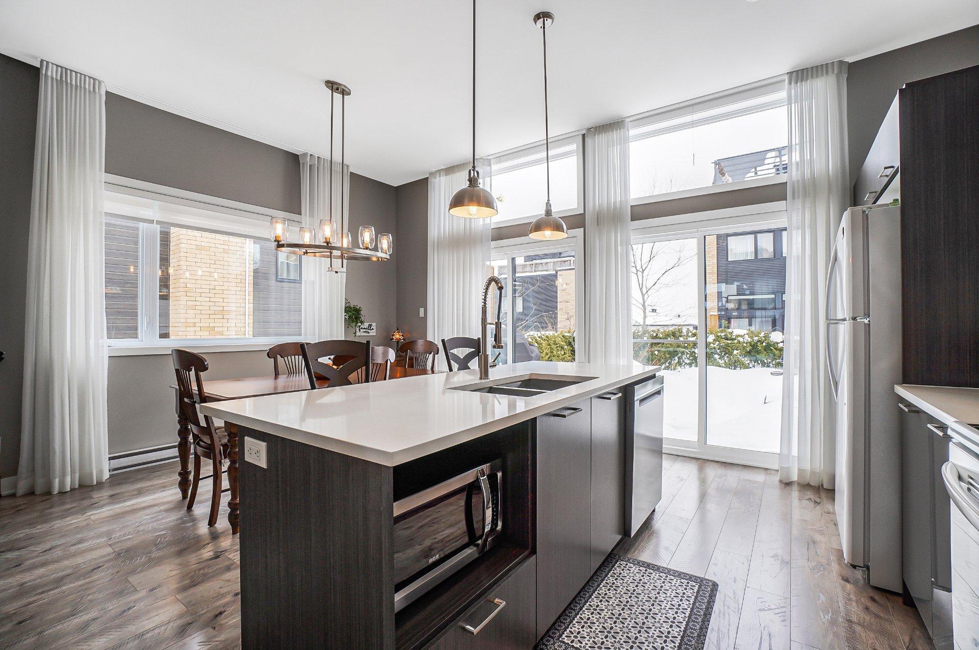 









667


Rue Anne-Hébert

,
Terrebonne (Terrebonne),




QC
J6Y0N2

