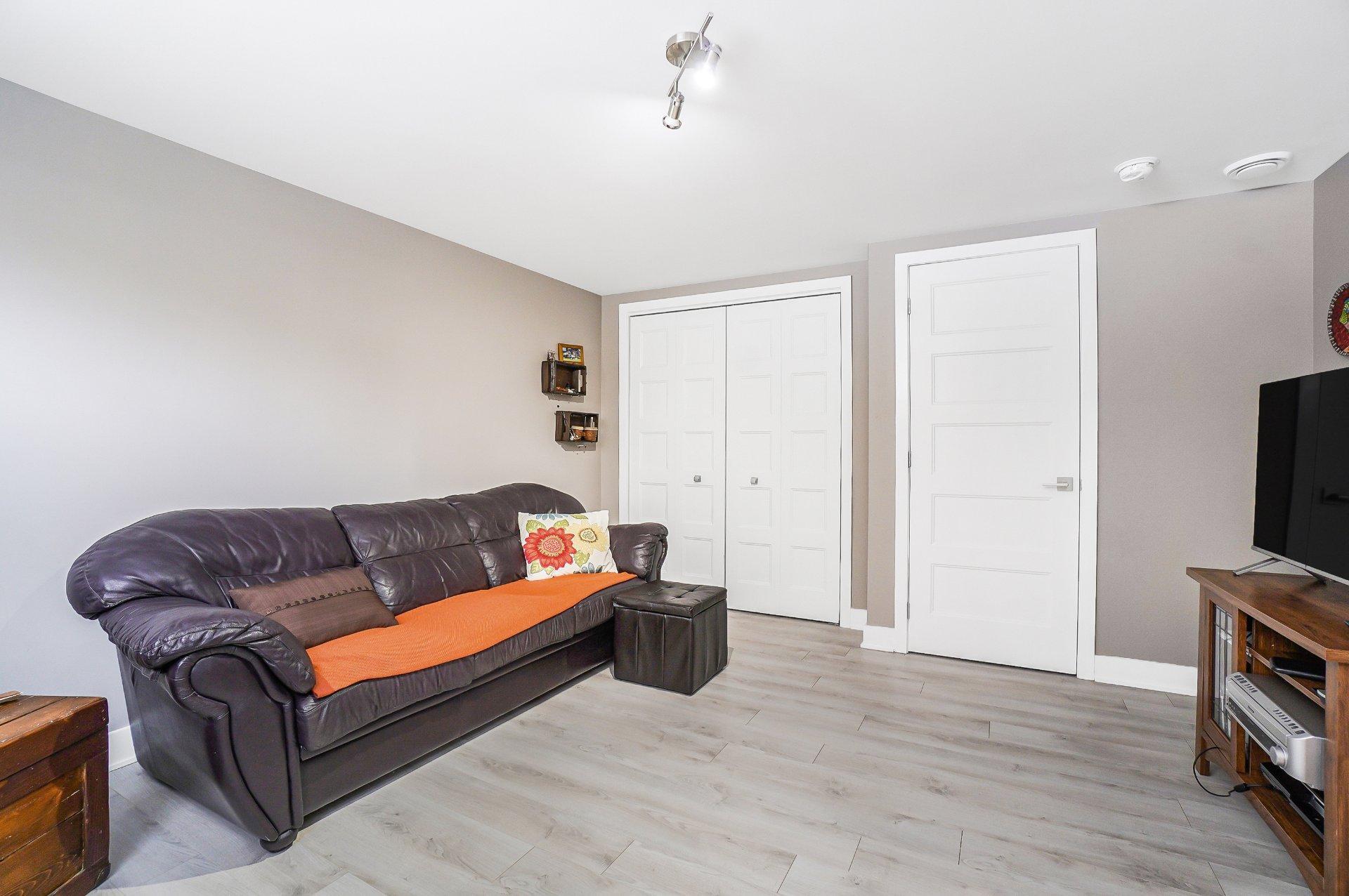 









667


Rue Anne-Hébert

,
Terrebonne (Terrebonne),




QC
J6Y0N2

