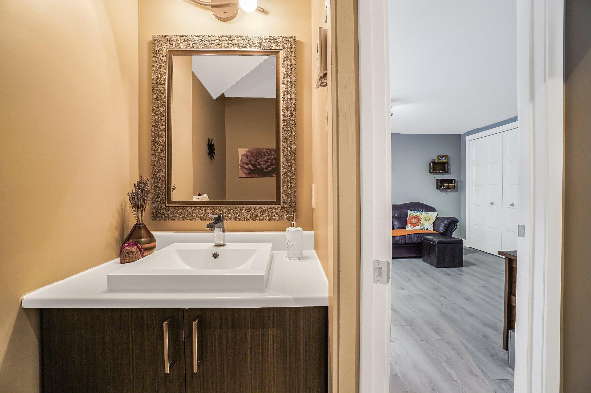 









667


Rue Anne-Hébert

,
Terrebonne (Terrebonne),




QC
J6Y0N2

