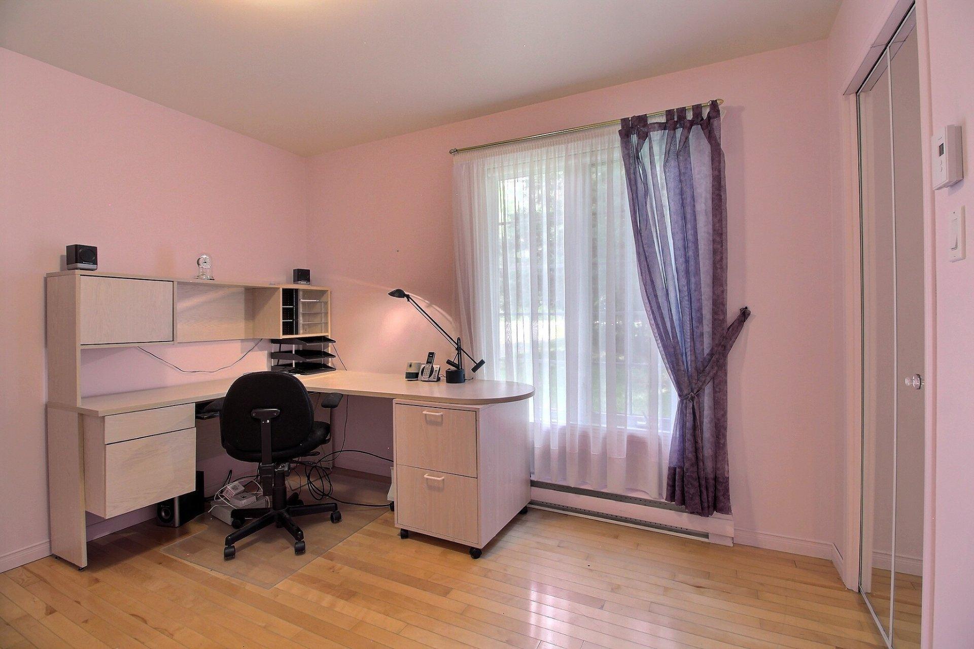 









1574


Ch. de Stratford

,
Stratford,




QC
G0Y1P0

