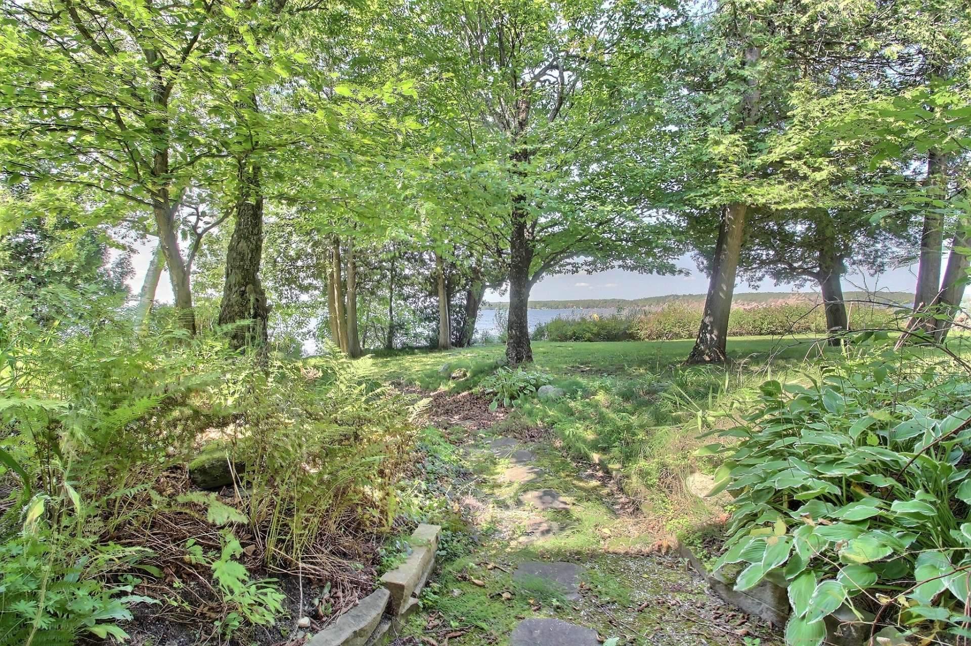 









1574


Ch. de Stratford

,
Stratford,




QC
G0Y1P0

