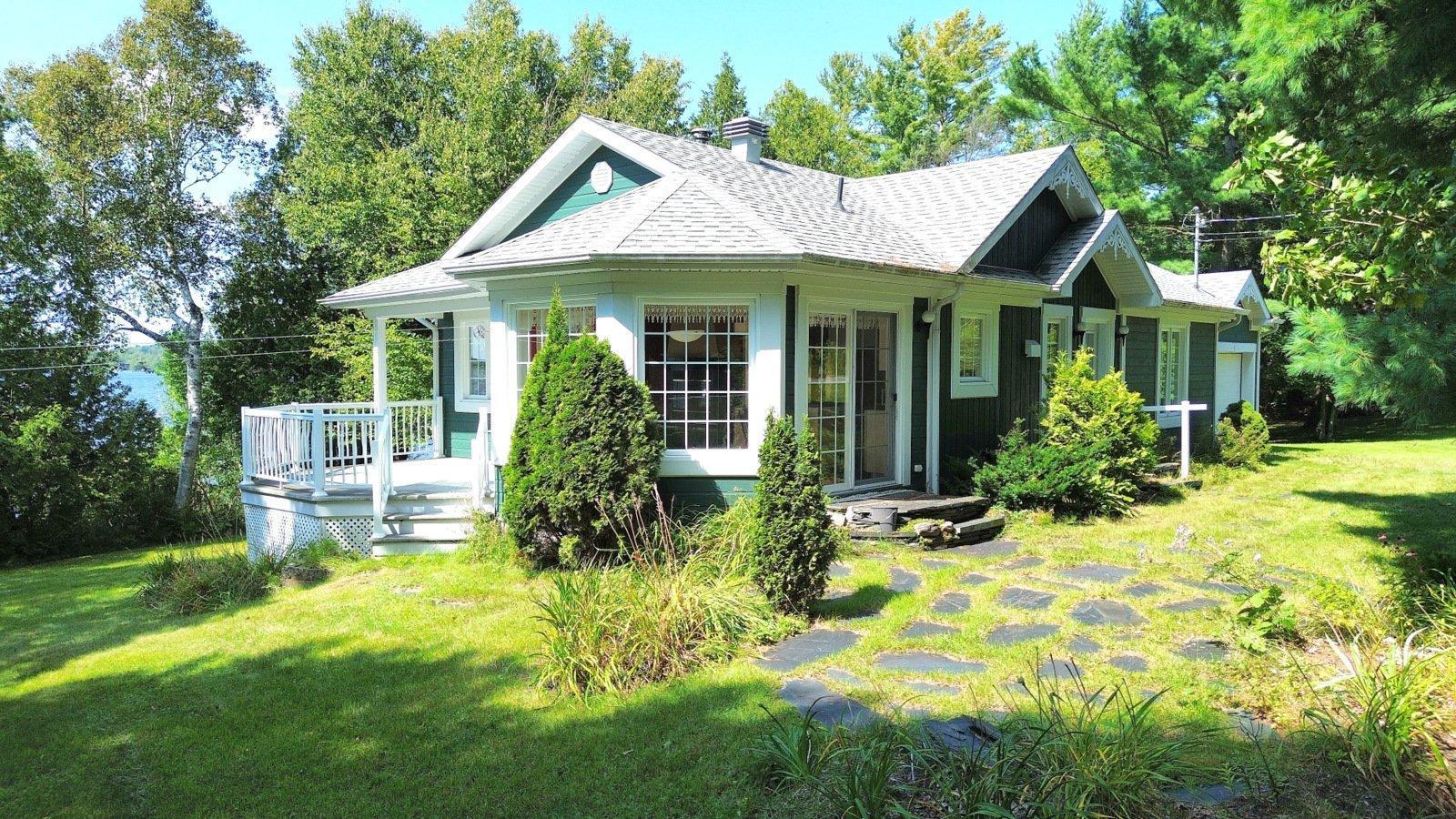 









1574


Ch. de Stratford

,
Stratford,




QC
G0Y1P0


