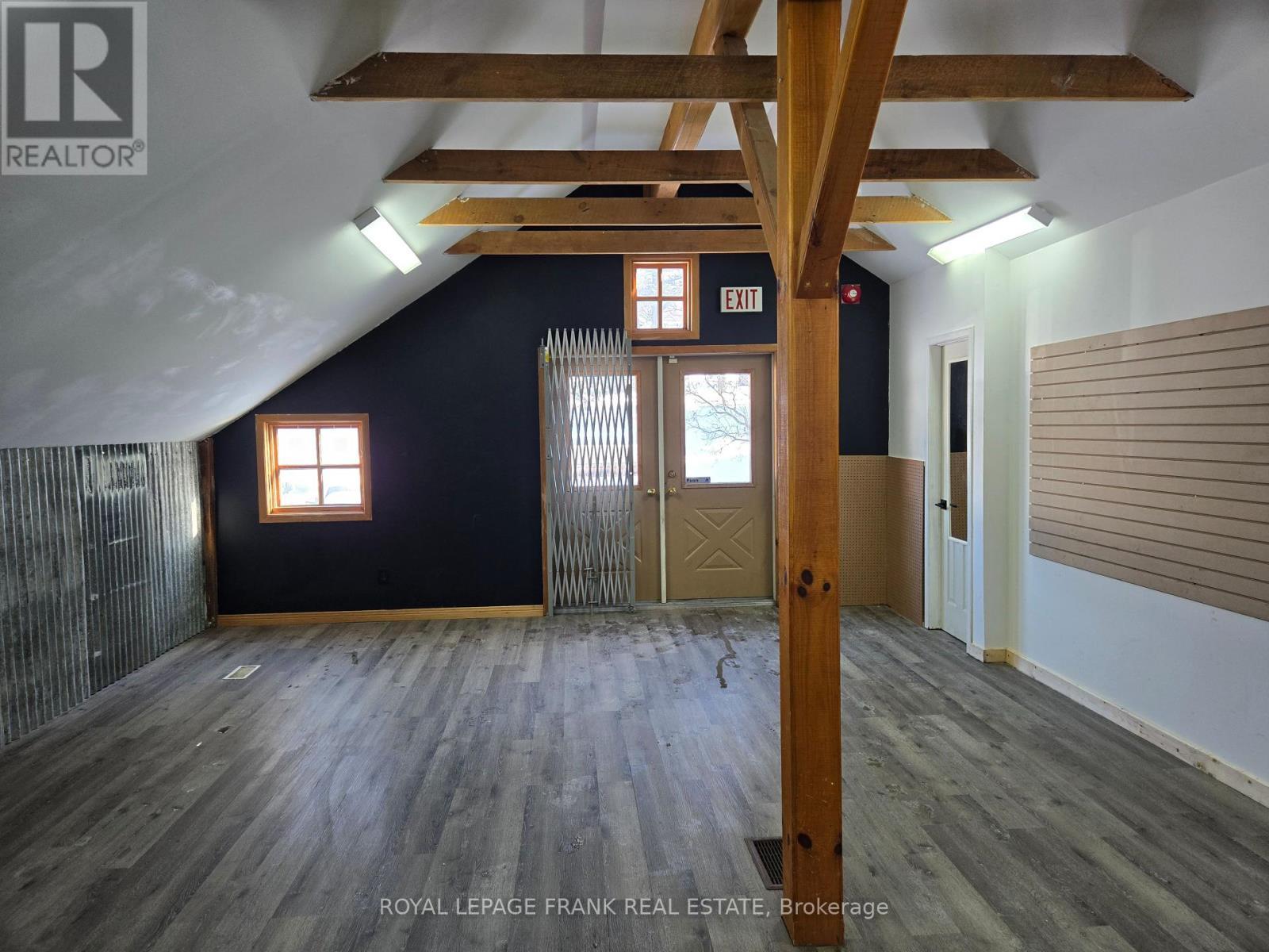 












2 - 116 KING STREET W

,
Clarington (Bowmanville),




Ontario
L1C1N5

