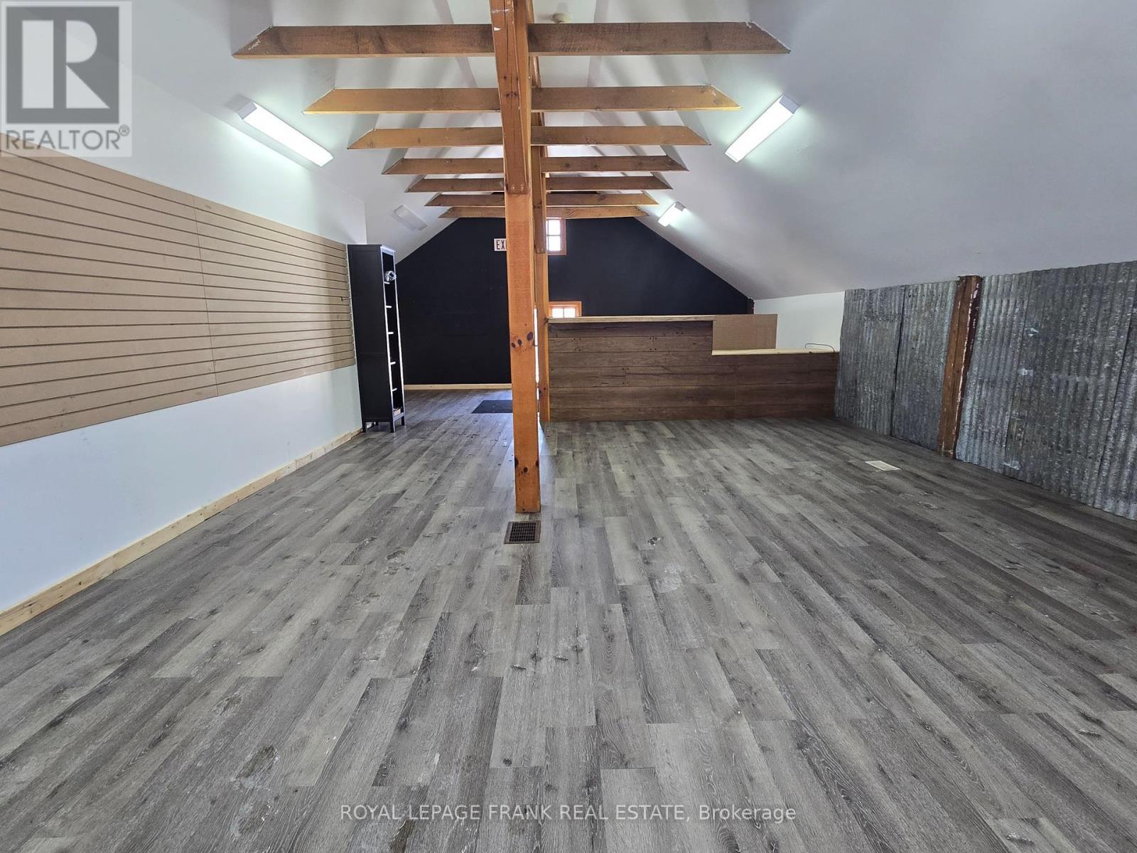 












116 KING STREET W

,
Clarington (Bowmanville),




Ontario
L1C1N5

