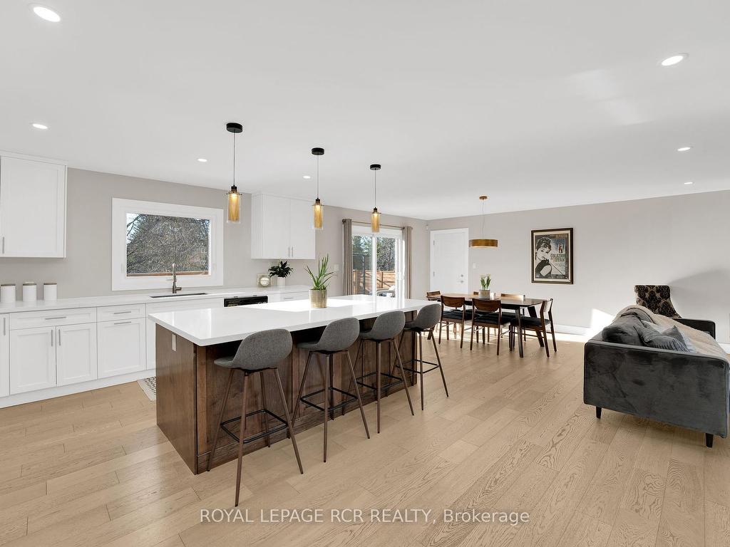 









8


Cook

Drive,
King,




ON
L7B 0E5

