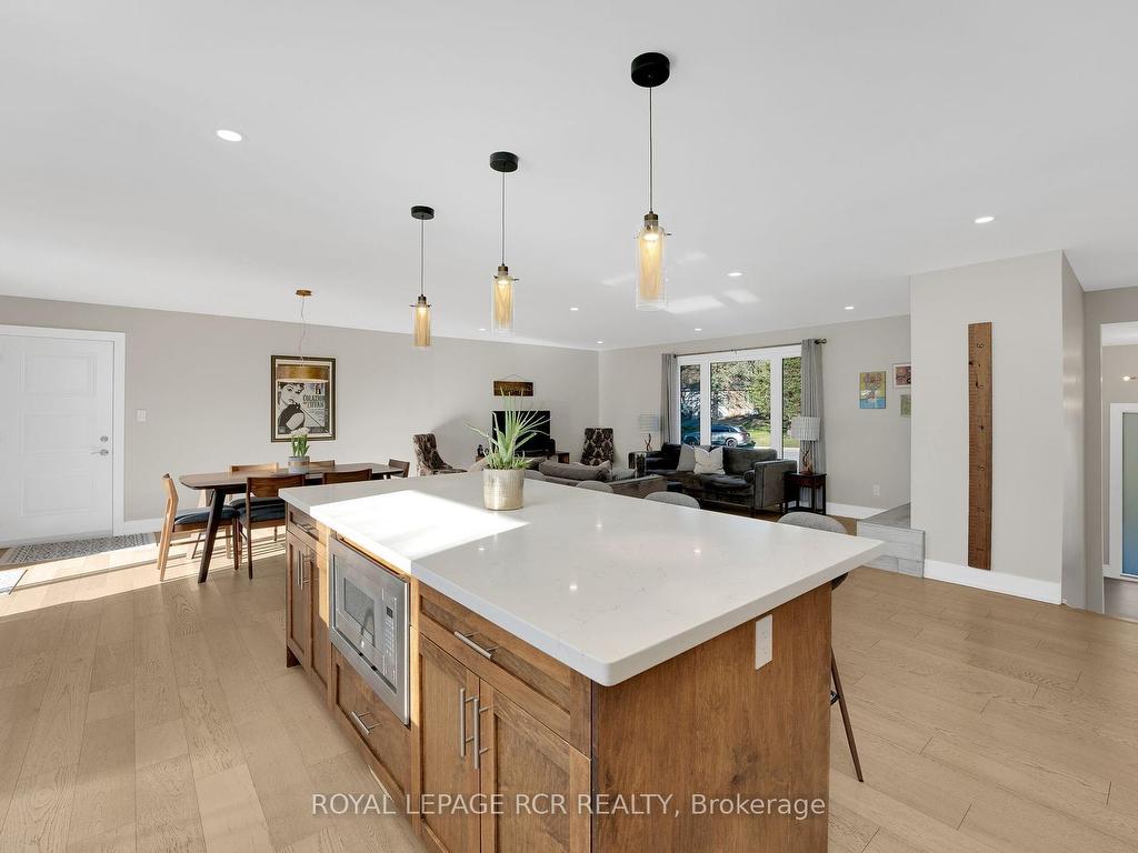









8


Cook

Drive,
King,




ON
L7B 0E5

