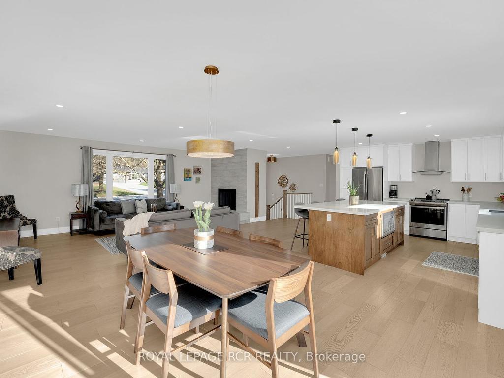 









8


Cook

Drive,
King,




ON
L7B 0E5

