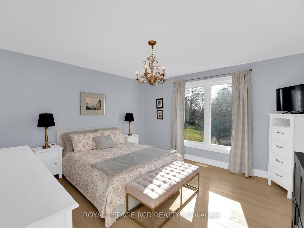 









8


Cook

Drive,
King,




ON
L7B 0E5


