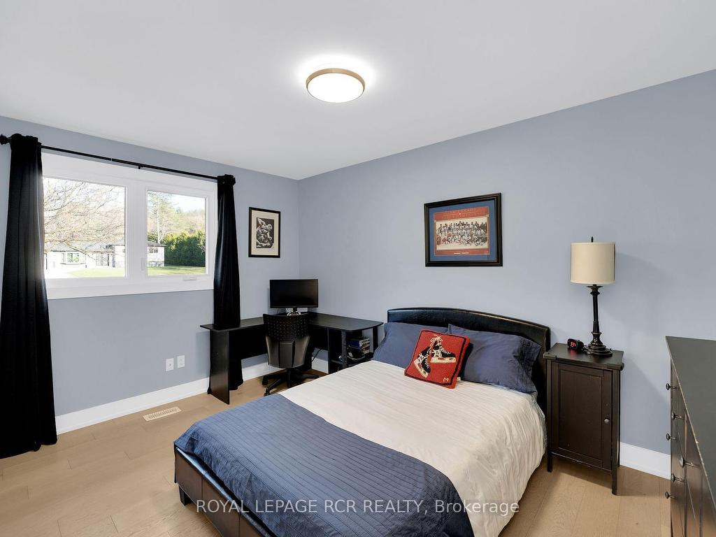 









8


Cook

Drive,
King,




ON
L7B 0E5

