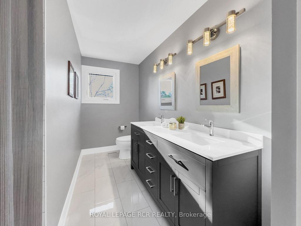 









8


Cook

Drive,
King,




ON
L7B 0E5

