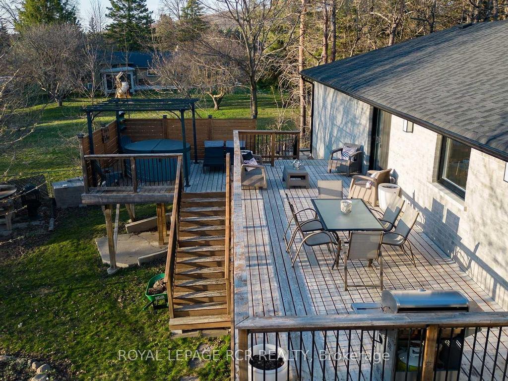 









8


Cook

Drive,
King,




ON
L7B 0E5

