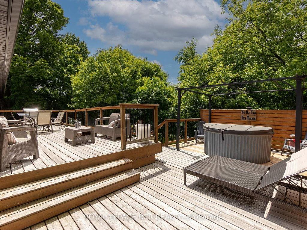 









8


Cook

Drive,
King,




ON
L7B 0E5

