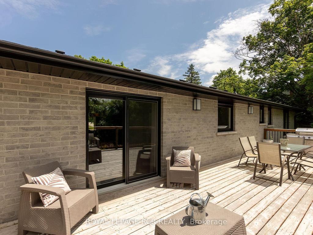 









8


Cook

Drive,
King,




ON
L7B 0E5

