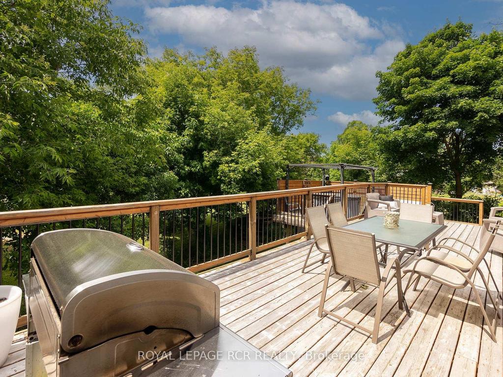 









8


Cook

Drive,
King,




ON
L7B 0E5

