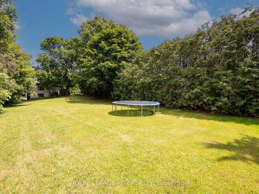 









8


Cook

Drive,
King,




ON
L7B 0E5

