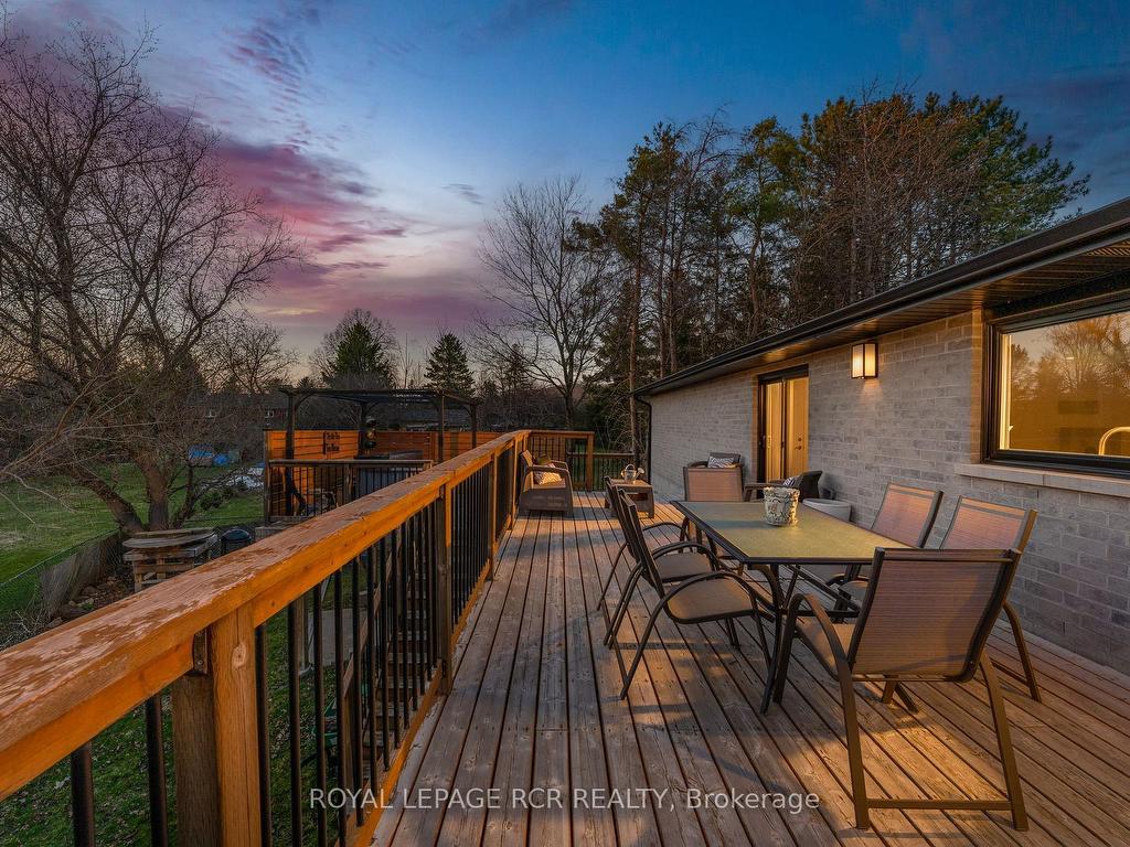 









8


Cook

Drive,
King,




ON
L7B 0E5

