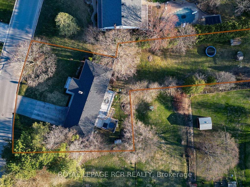 









8


Cook

Drive,
King,




ON
L7B 0E5

