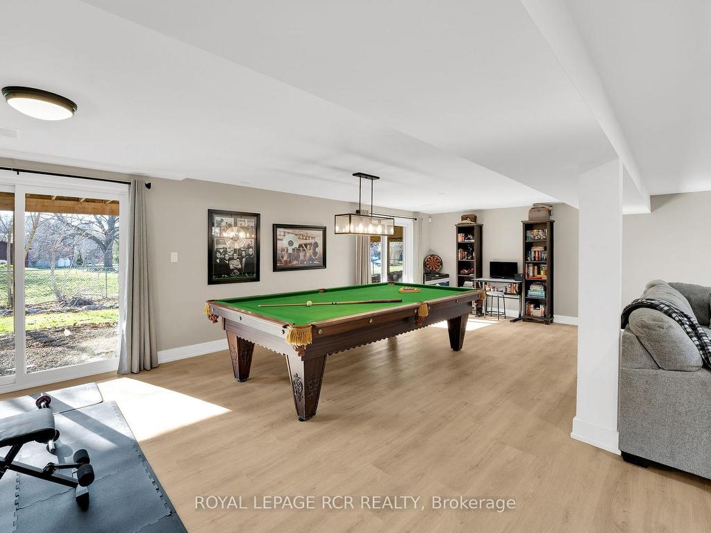 









8


Cook

Drive,
King,




ON
L7B 0E5

