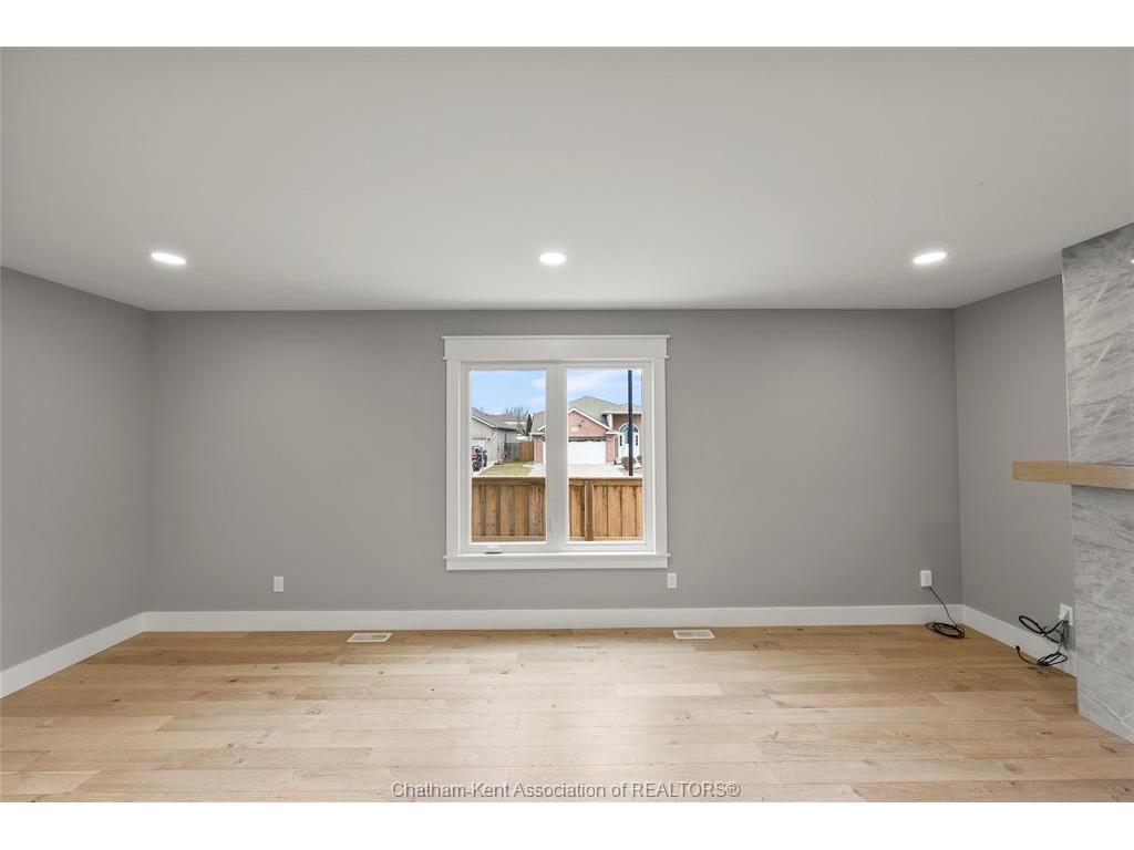 









12


Cabot

Trail,
Chatham,




ON
N7L 0A4

