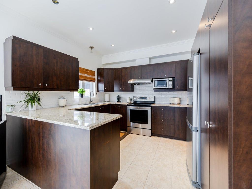 









2833


Av. Ernest-Hemingway

,
Montréal (Saint-Laurent),




QC
H4R3J8

