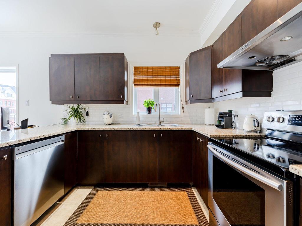 









2833


Av. Ernest-Hemingway

,
Montréal (Saint-Laurent),




QC
H4R3J8

