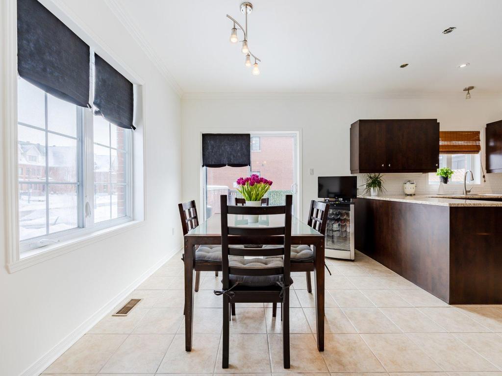 









2833


Av. Ernest-Hemingway

,
Montréal (Saint-Laurent),




QC
H4R3J8

