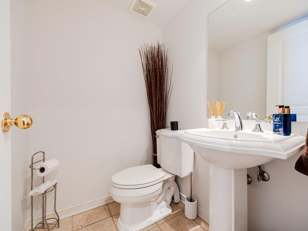 









2833


Av. Ernest-Hemingway

,
Montréal (Saint-Laurent),




QC
H4R3J8

