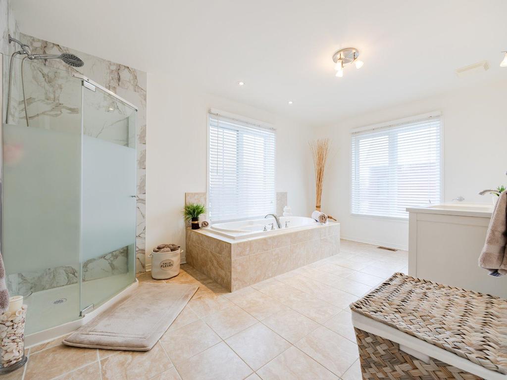 









2833


Av. Ernest-Hemingway

,
Montréal (Saint-Laurent),




QC
H4R3J8

