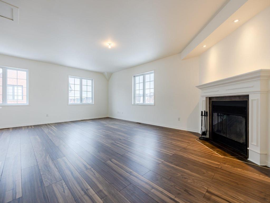 









2833


Av. Ernest-Hemingway

,
Montréal (Saint-Laurent),




QC
H4R3J8

