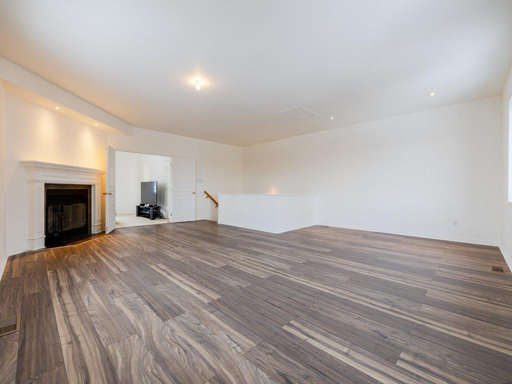 









2833


Av. Ernest-Hemingway

,
Montréal (Saint-Laurent),




QC
H4R3J8

