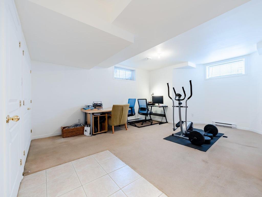 









2833


Av. Ernest-Hemingway

,
Montréal (Saint-Laurent),




QC
H4R3J8

