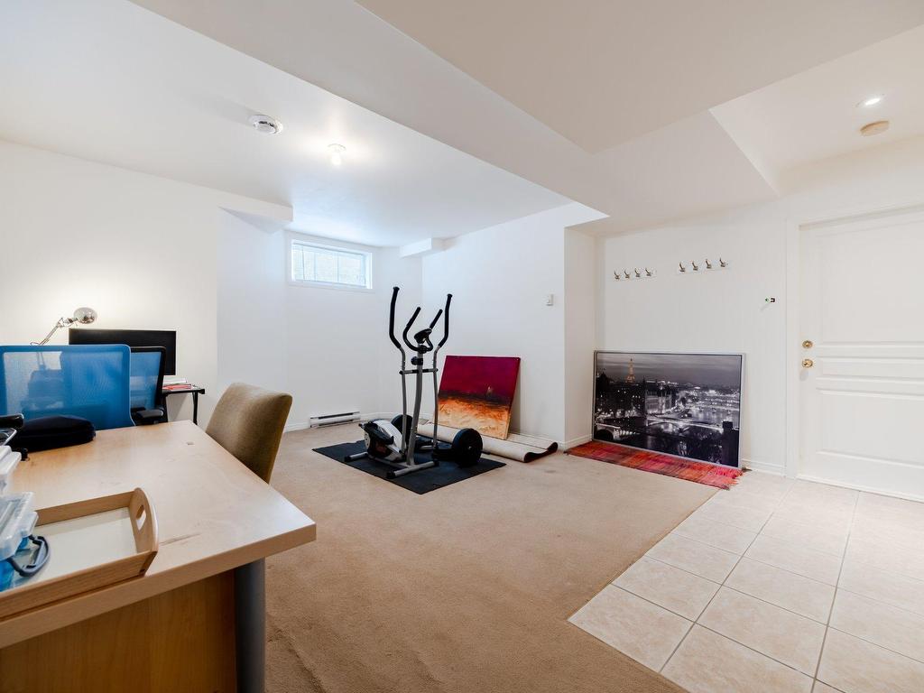 









2833


Av. Ernest-Hemingway

,
Montréal (Saint-Laurent),




QC
H4R3J8

