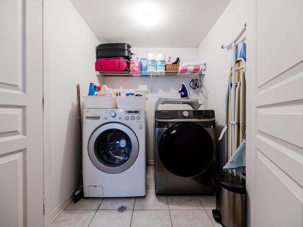 









2833


Av. Ernest-Hemingway

,
Montréal (Saint-Laurent),




QC
H4R3J8

