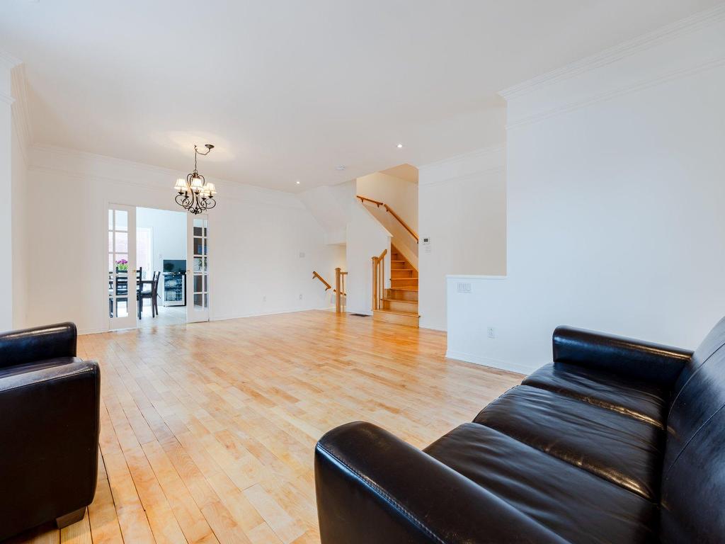 









2833


Av. Ernest-Hemingway

,
Montréal (Saint-Laurent),




QC
H4R3J8

