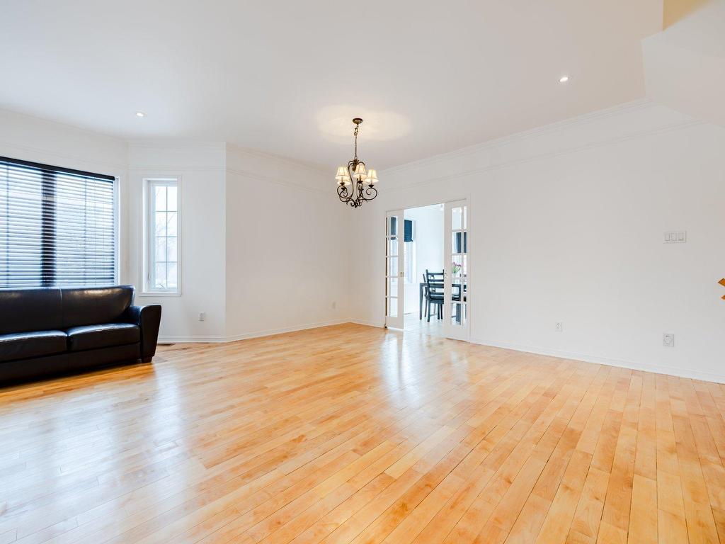 









2833


Av. Ernest-Hemingway

,
Montréal (Saint-Laurent),




QC
H4R3J8


