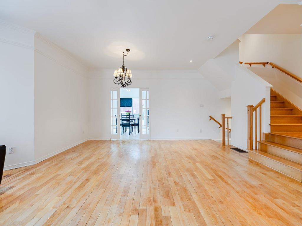 









2833


Av. Ernest-Hemingway

,
Montréal (Saint-Laurent),




QC
H4R3J8

