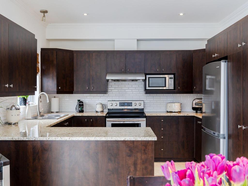 









2833


Av. Ernest-Hemingway

,
Montréal (Saint-Laurent),




QC
H4R3J8

