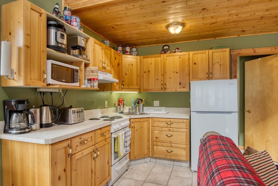 









161


Clearview

Crescent, 301,
Penticton,




BC
V2A 0E2

