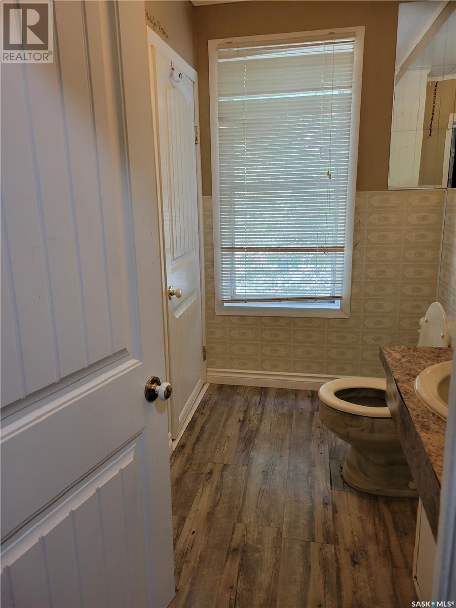 












327 1st STREET E

,
Leader,




Saskatchewan
S0N1H0

