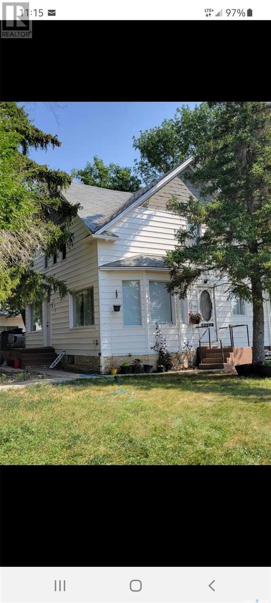 












327 1st STREET E

,
Leader,




Saskatchewan
S0N1H0

